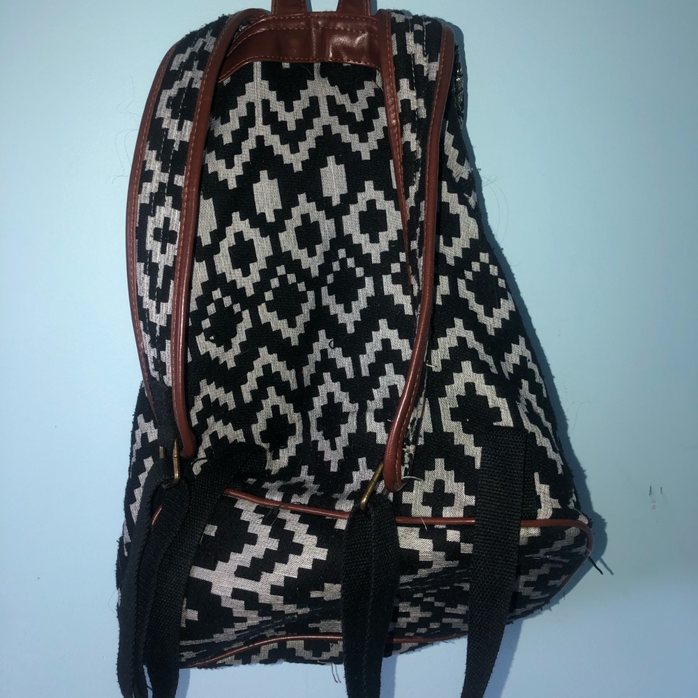 Mossimo Chevron Backpack - Picture 2 of 3